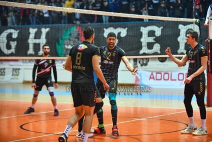 Volleyball, Tunisie Télécom Championship : l’Espérance Sportive de Tunis enchaîne, l’Étoile Sportive du Sahel connaît un premier succès en playoffs.