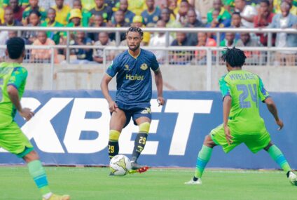 Football, CAF Confederation Cup : Young Africans prend une nette avance avant le match retour, l’USMA jouera sa qualification devant son public.